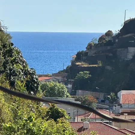 2 Bed , Sea View, 10 Minutes Walk To The