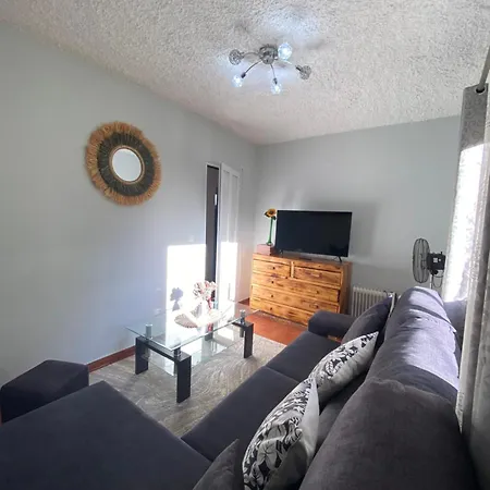 2 Bed , Sea View, 10 Minutes Walk To The Appartement *