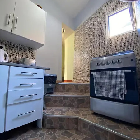 2 Bed , Sea View, 10 Minutes Walk To The Apartment