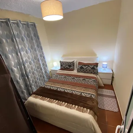 2 Bed , Sea View, 10 Minutes Walk To The *