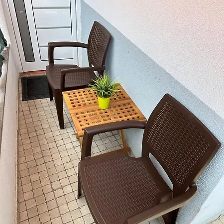 2 Bed , Sea View, 10 Minutes Walk To The 里贝拉布拉瓦
