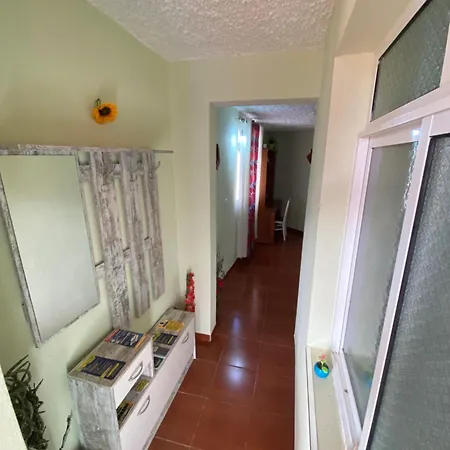 2 Bed , Sea View, 10 Minutes Walk To The *