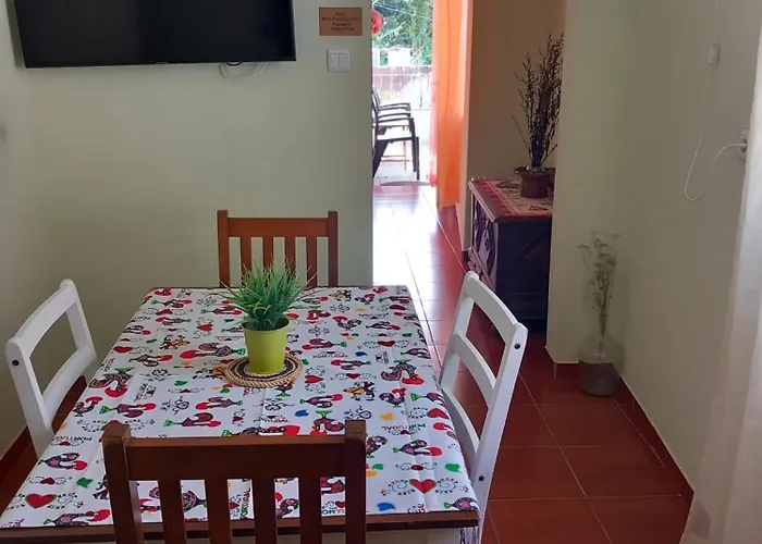 2 Bed , Sea View, 10 Minutes Walk To The 公寓