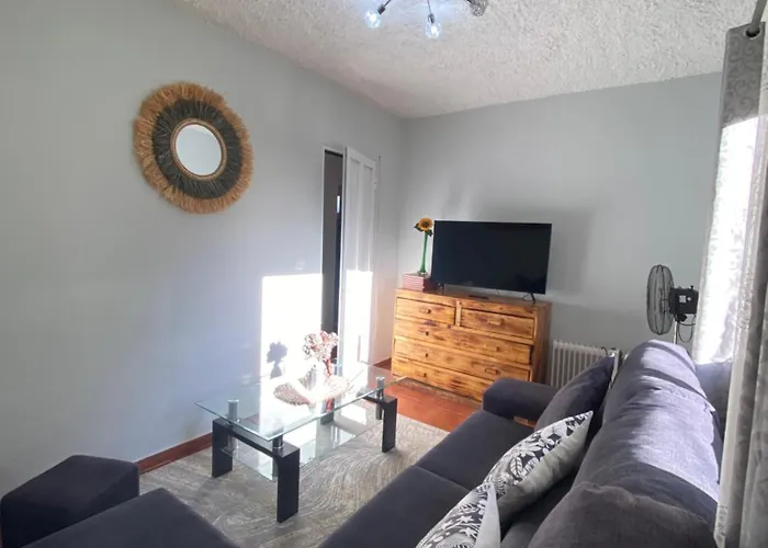 2 Bed , Sea View, 10 Minutes Walk To The 公寓 *