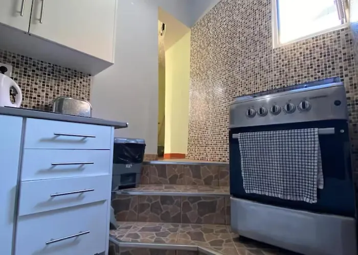 2 Bed , Sea View, 10 Minutes Walk To The 公寓